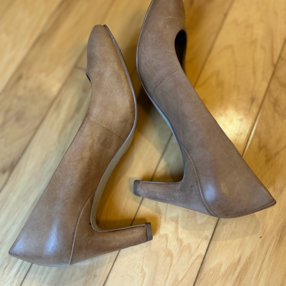NWOT Ecco Women’s Tan Heels Shoes - Picture 5 of 14